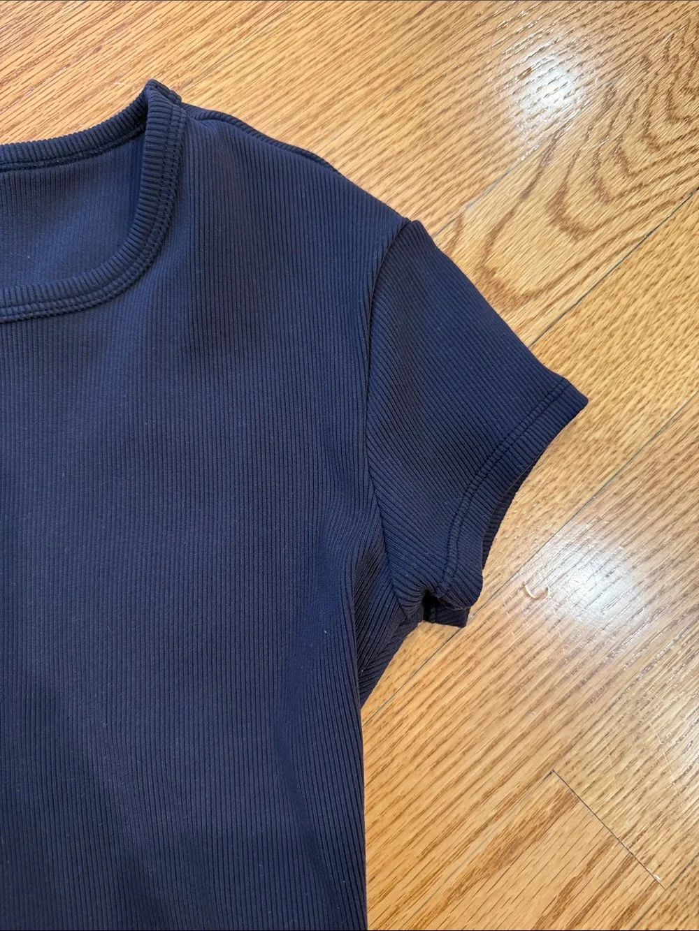 ALO Yoga Black Ribbed Short Sleeve Crop Top